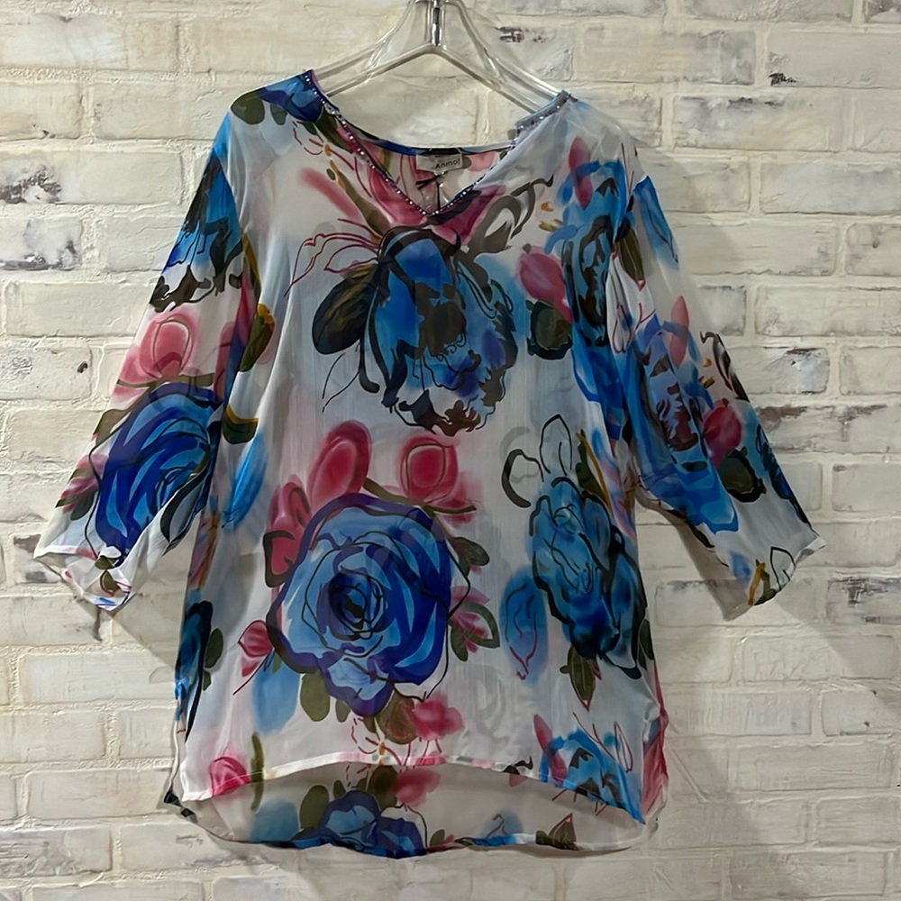 H. NWT Lightweight,sheer, floral beach cover up. Sz16.
